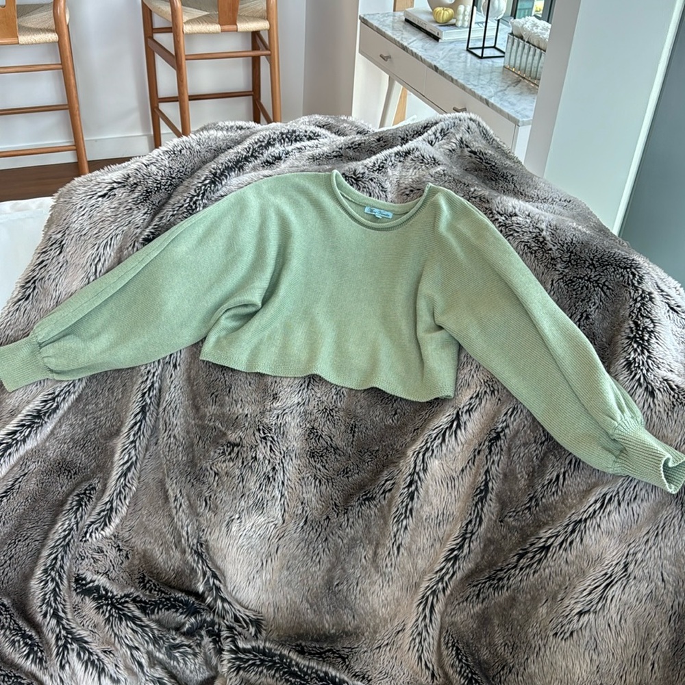 Green cropped sweater